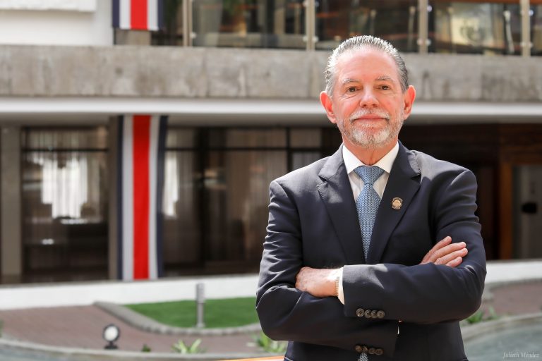 André Garnier renuncia al Ministerio de Coordinación con el Sector Privado