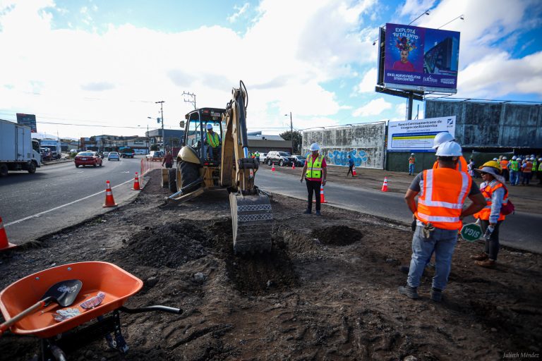 MOPT inició este jueves las obras de construcción para paso a desnivel en Guadalupe
