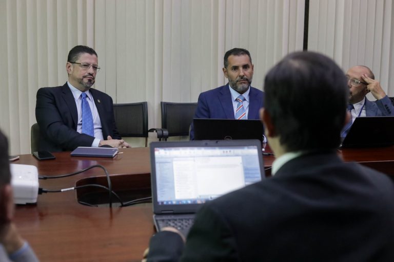 Descartan idea de cobrar combustibles más caros en zonas rurales