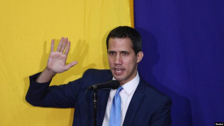 En sesión alterna, diputados reeligen a Guaidó como presidente interino de Venezuela