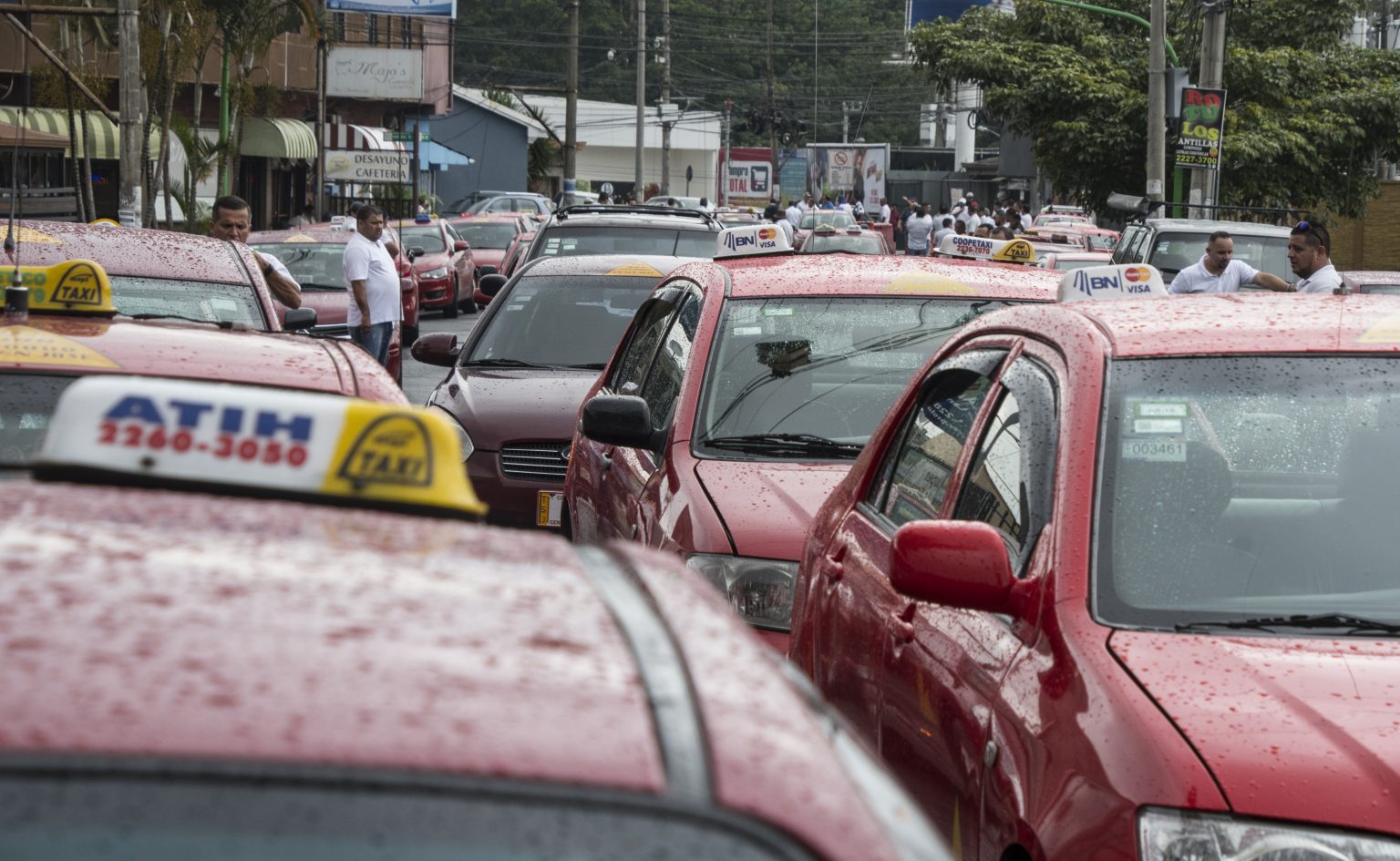 Imagen principal del artículo: CTP pospone pago de canon de taxis y autobuses al 15 de junio y valora condonación