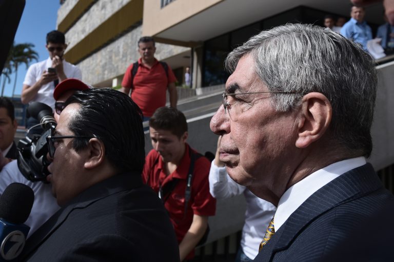 Denunciantes retiran denuncia penal por violación contra Óscar Arias