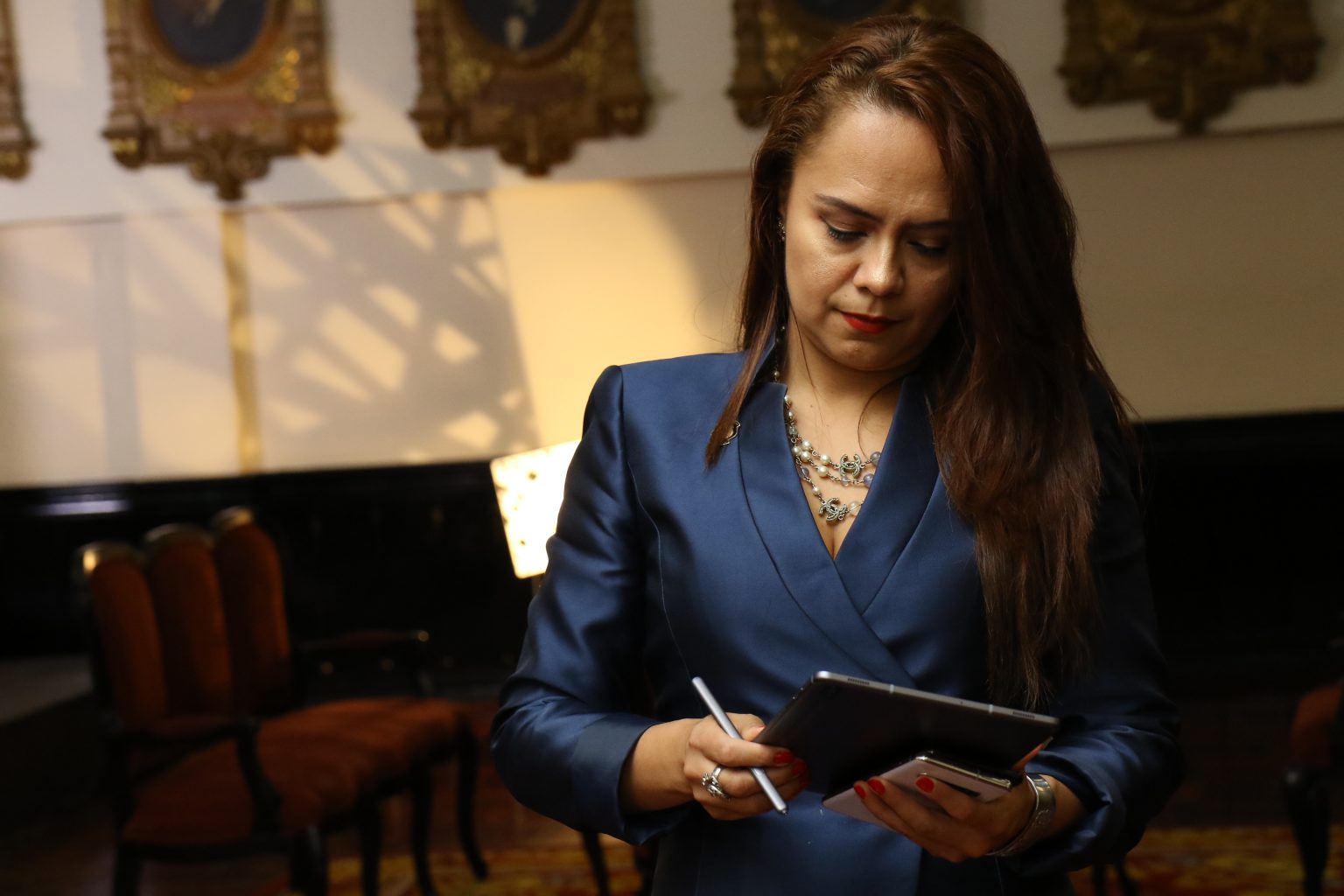 Imagen principal del artículo: Ministra expuso situación del desempleo a un Plenario vacío y desinteresado