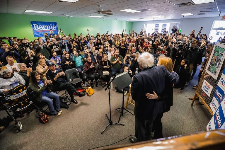 Caos en caucus de Iowa; UE manda por un tubo a Trump