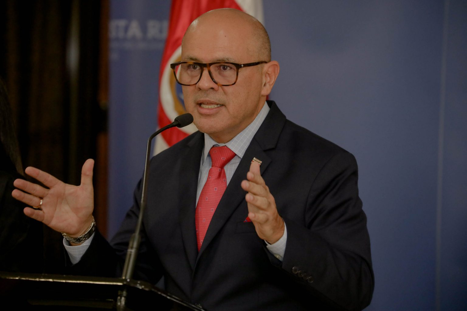 Imagen principal del artículo: Nuevo canciller promete "giro de 180 grados" en Cancillería