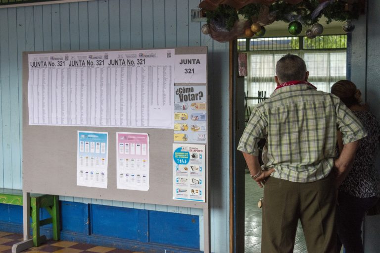 PEN: aumento en reelección municipal obstaculiza participación femenina en alcaldías