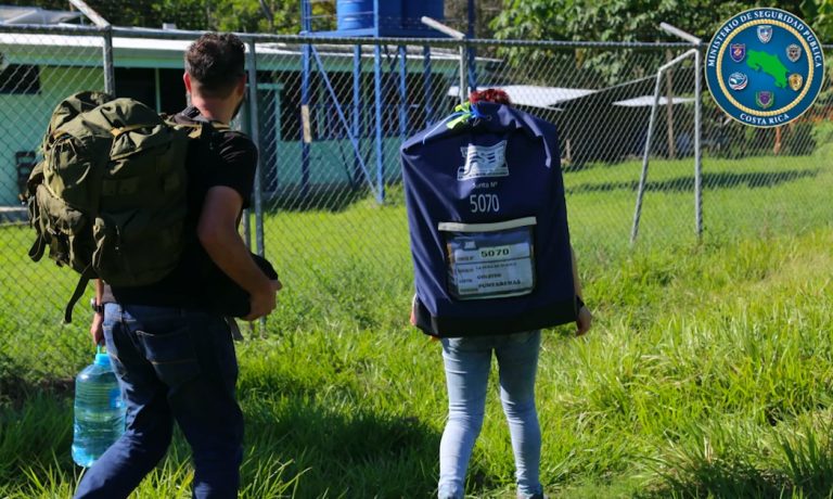 Ciudadano devolvió intacta tula electoral que cayó de patrulla de la Fuerza Pública