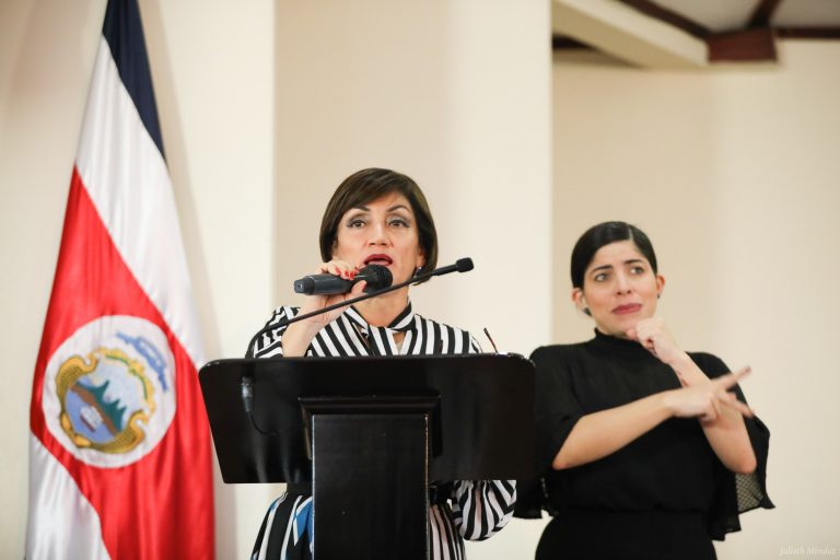 Ministra de Economía: "Tenemos alimentos como para un año más"