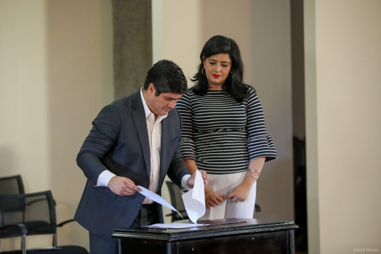 Gobierno insta a los bancos comerciales del Estado a readecuar los créditos