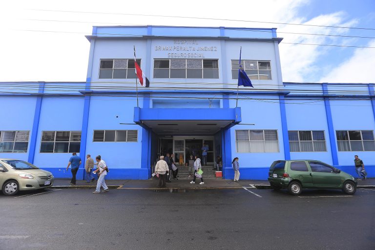 Defensoría alerta que Hospital Max Peralta de Cartago trabaja al borde del colapso