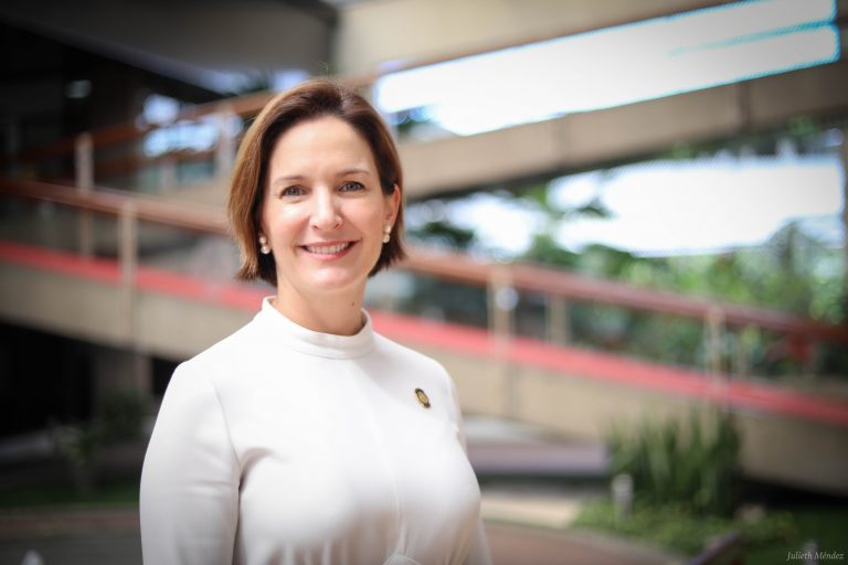 Dyalá Jiménez Figueres renuncia al Ministerio de Comercio Exterior