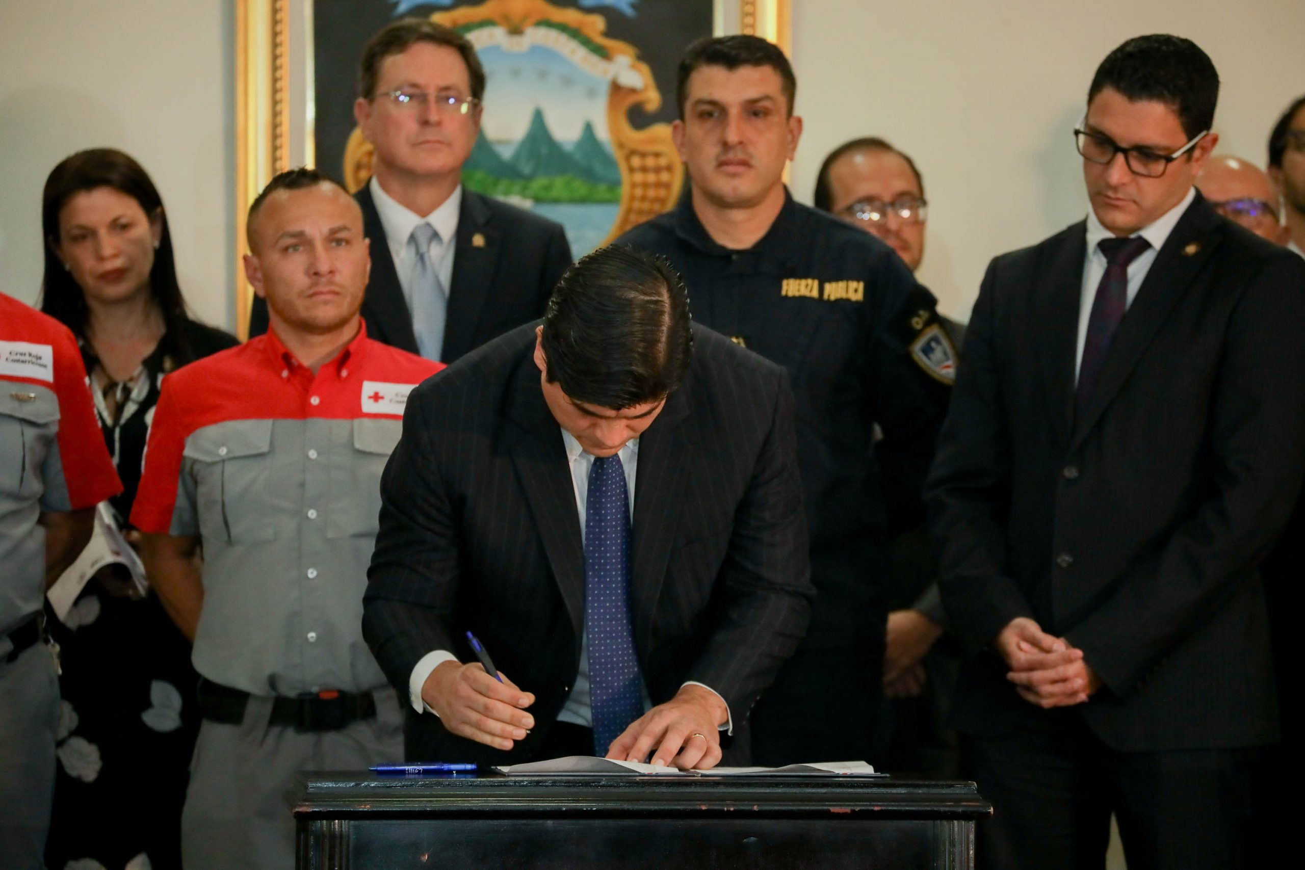 Imagen principal del artículo: Estado de emergencia