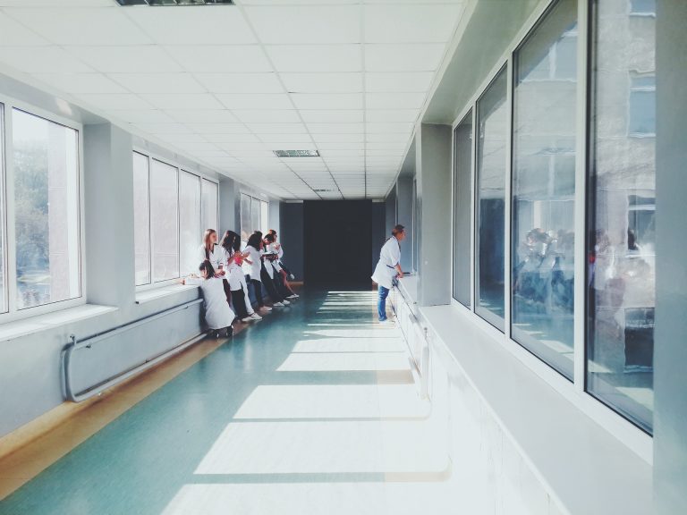 CCSS retira a estudiantes universitarios de internado de sus hospitales