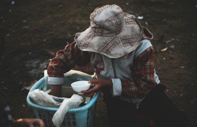 COVID-19 deja más pobres en América Latina y un descontrolado brote en EE.UU; Israel se sume en su peor crisis política
