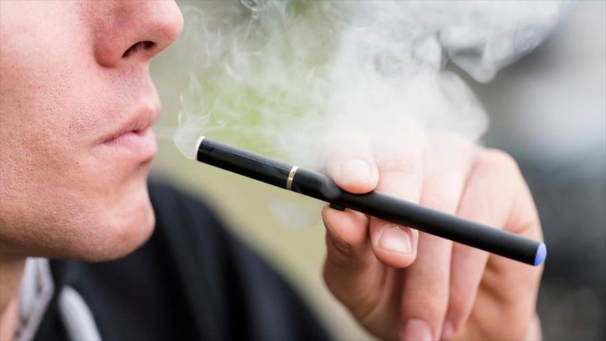 Imagen principal del artículo: Falta de tiempo y evidencia impide concluir impacto de cigarrillos electrónicos frente a COVID-19