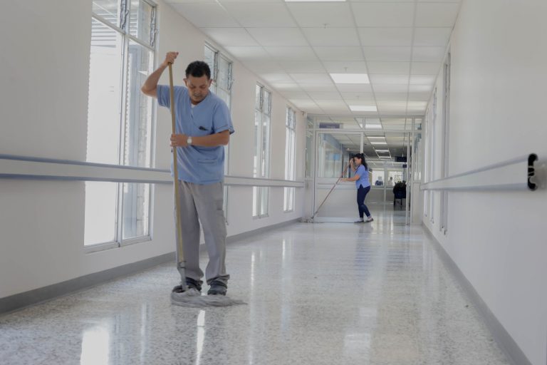 Seis funcionarios del CEACO infectados con COVID-19; CCSS dice que no tienen nexo entre sí