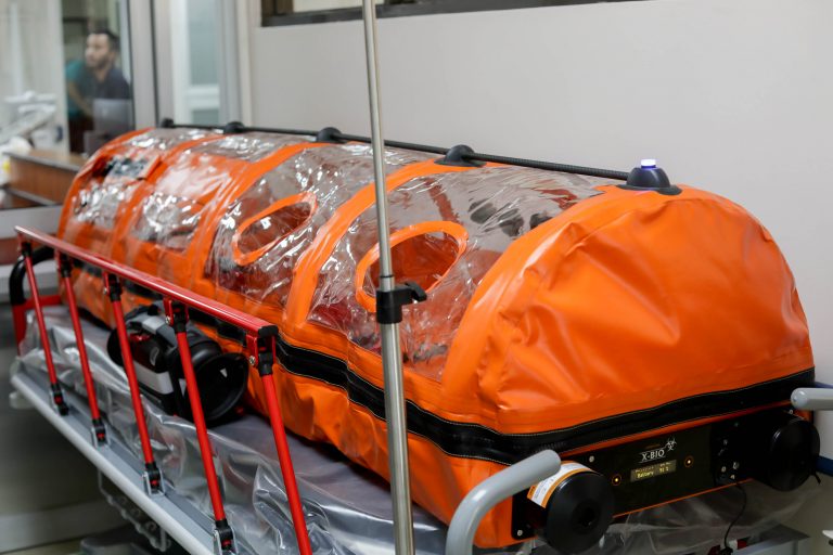 Hospital especializado para personas con COVID-19 inició atención de pacientes
