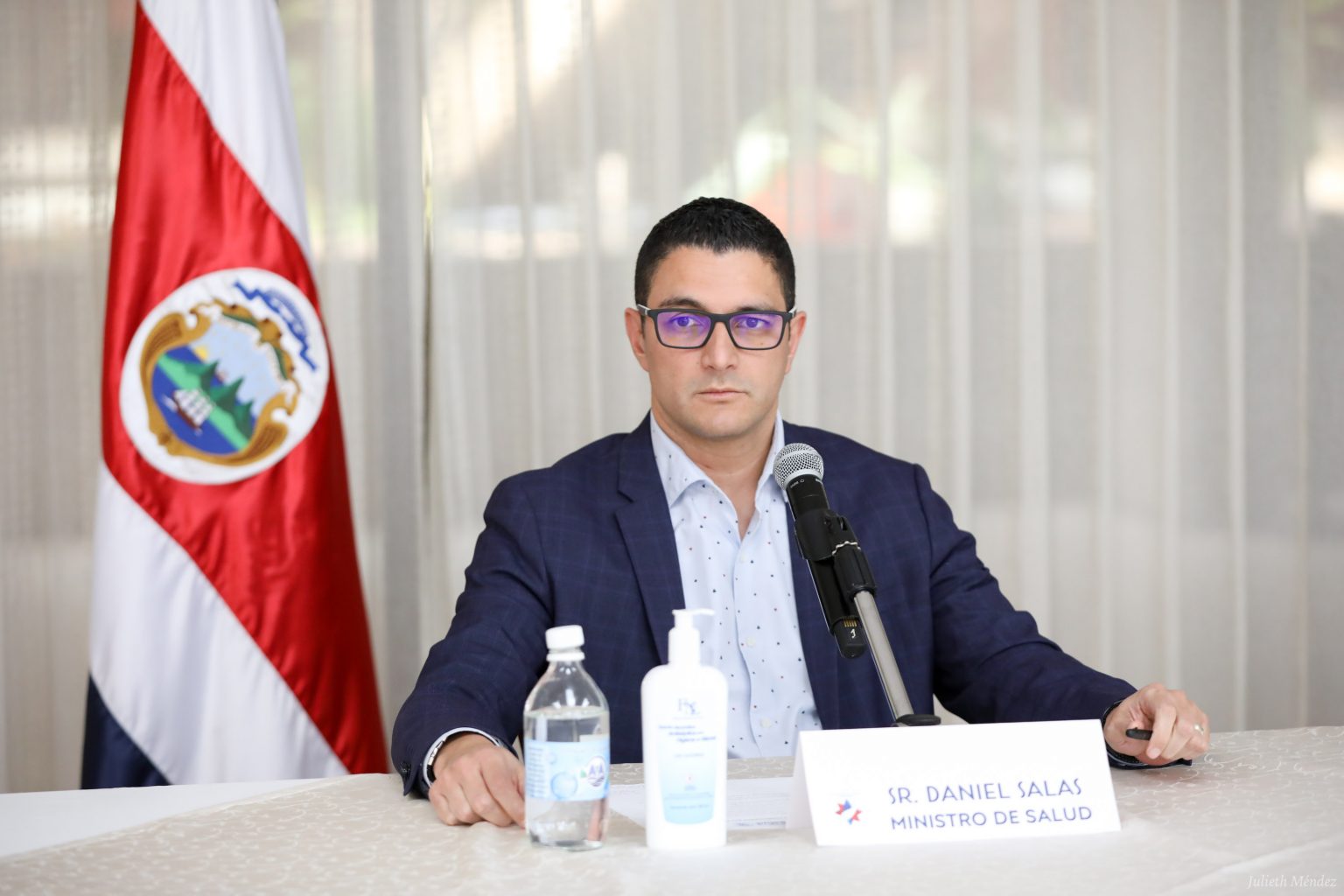 Imagen principal del artículo: Confirman un caso COVID-19 entre costarricenses que regresaron del exterior el lunes