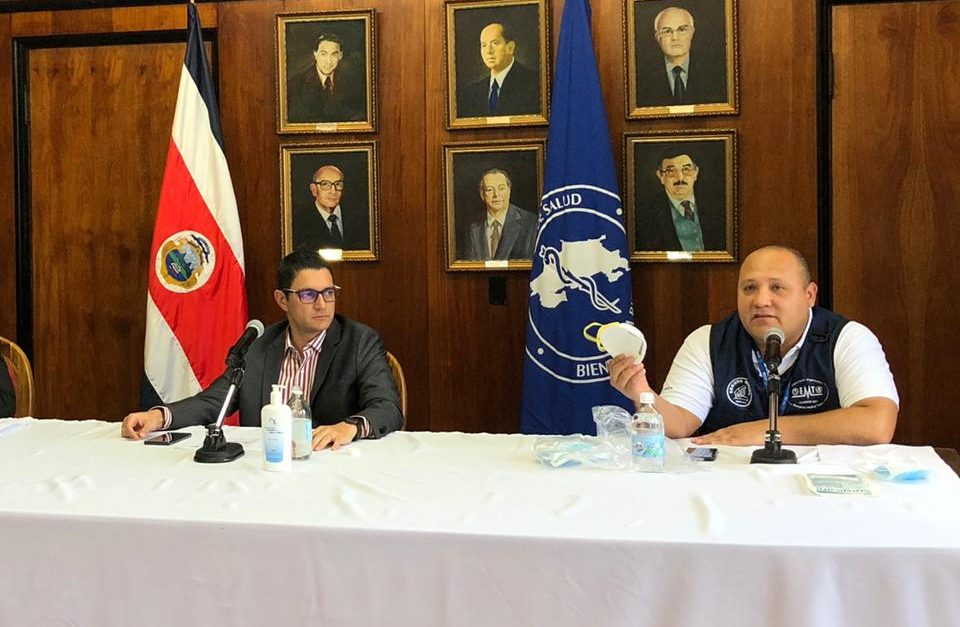 Imagen principal del artículo: CCSS sobre alta de paciente que estuvo en UCI: "Hoy es un día de mucha alegría para el país"