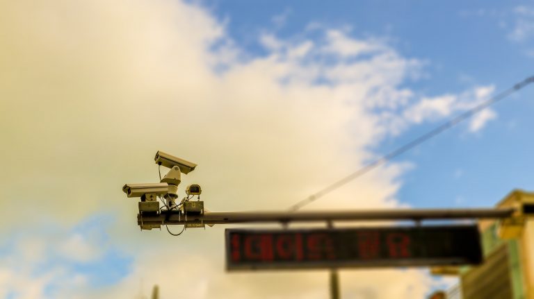 Democracia, salud pública y vigilancia (digital)