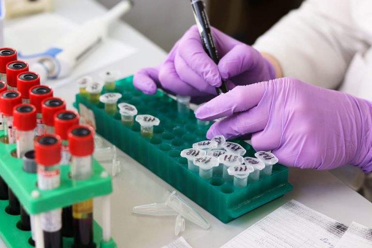 Importancia de la investigación científica relacionada con medicamentos en el marco de la pandemia causada por Sars-COV-2