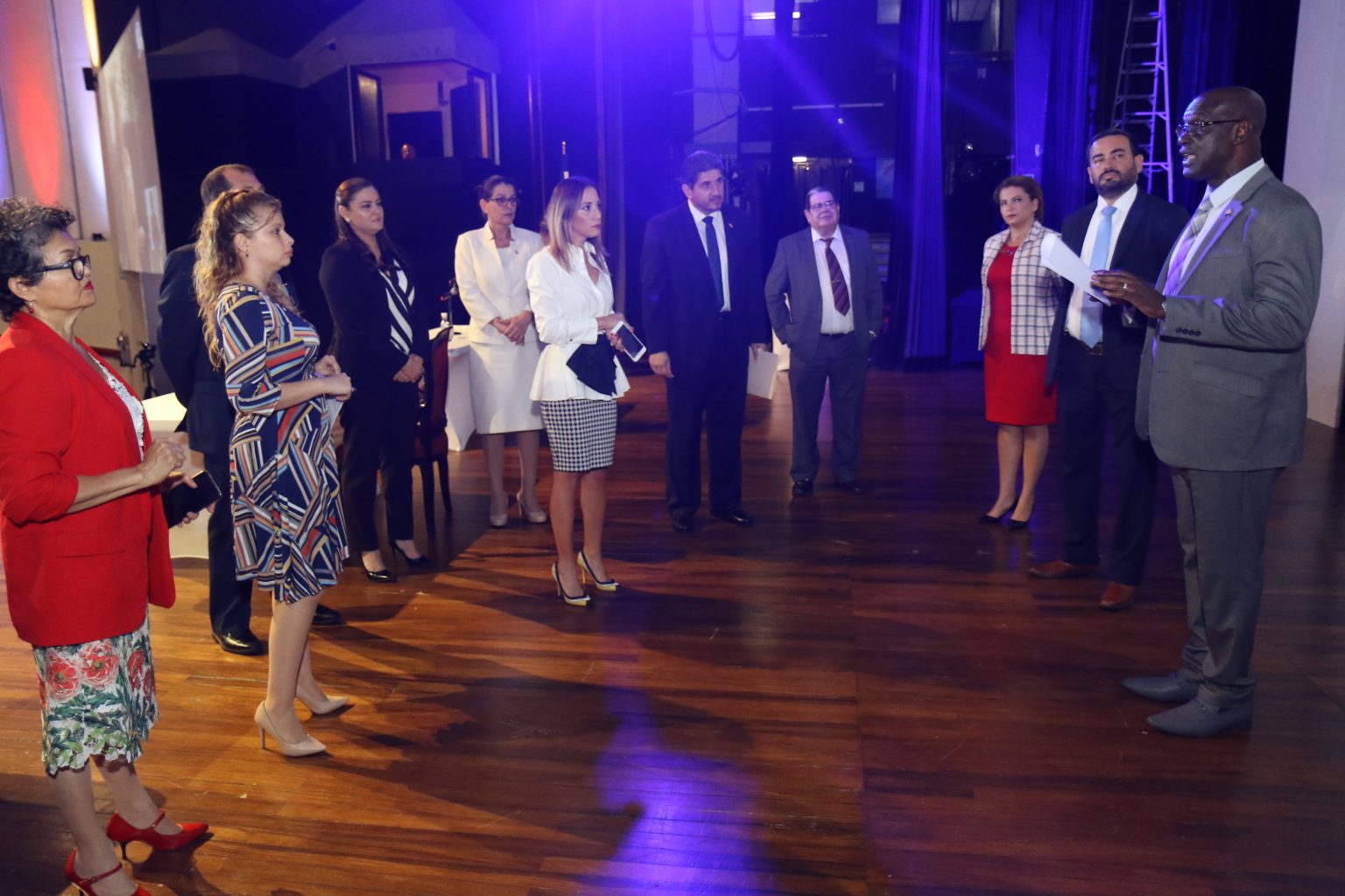 Imagen principal del artículo: Sesión para criticar informe del Presidente se suspendió por ruptura del quorum