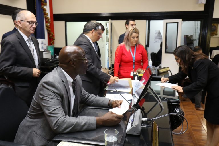 PGR califica de 'inconstitucional' la ratificación de nombramientos con voto secreto