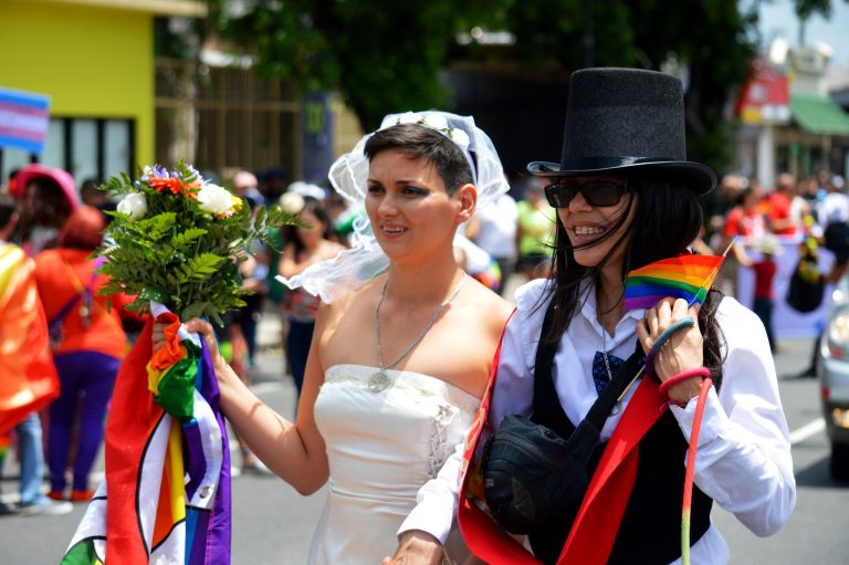 Años de batallas legales: así fue el largo camino hasta el matrimonio igualitario en Costa Rica