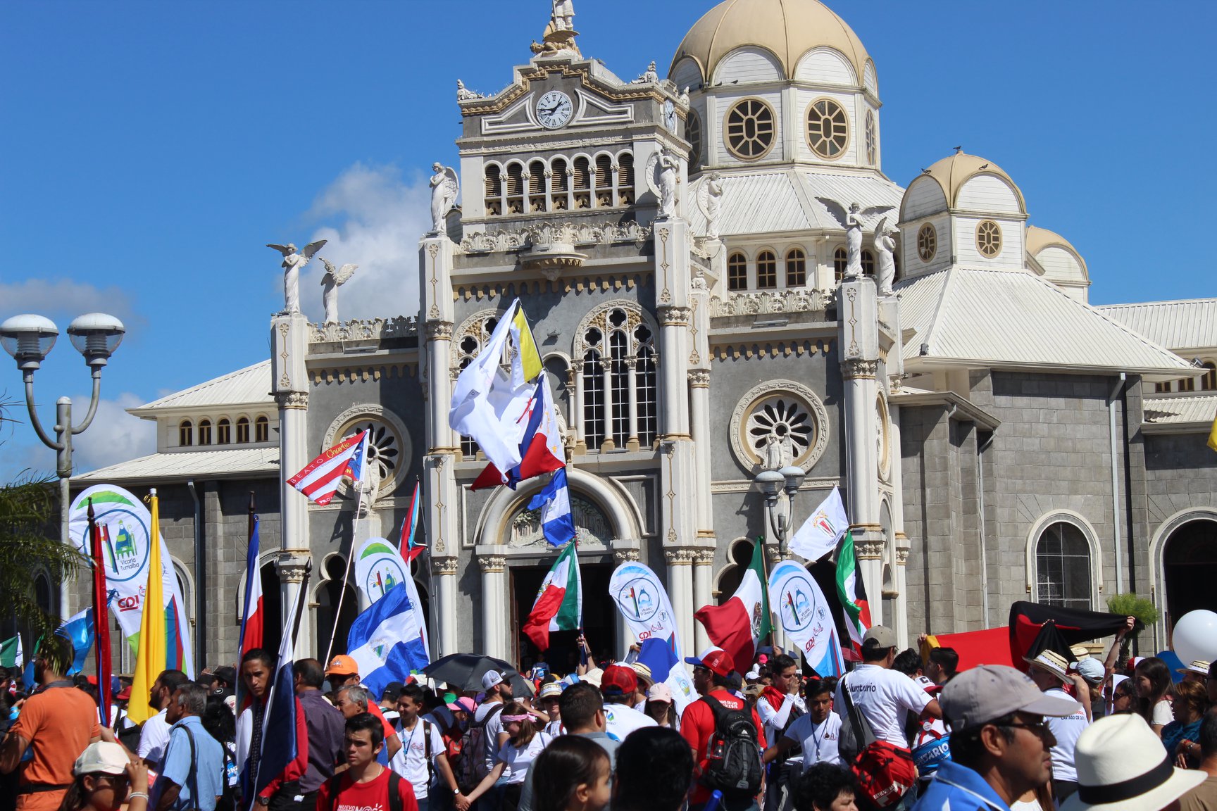 Imagen principal del artículo: Iglesia Católica confirma suspensión de romería por emergencia de COVID-19