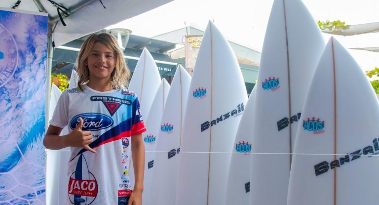 Surfista de 13 años salvó la vida de tres personas en Jacó