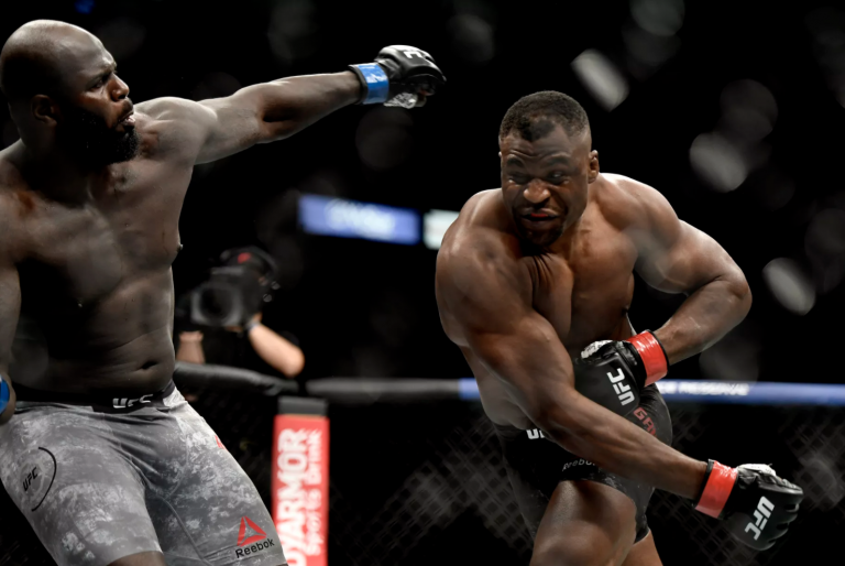 Los 3 espeluznantes knockouts de UFC 249