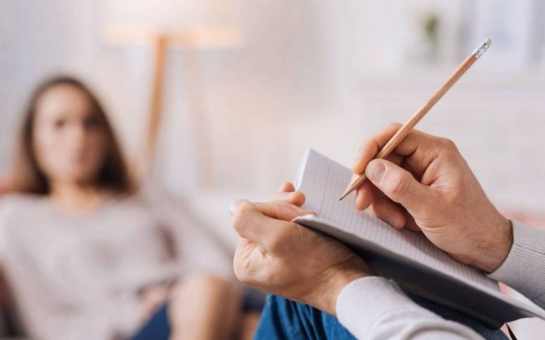 COVID-19: ¿Necesita ayuda psicológica? Llame al 1322