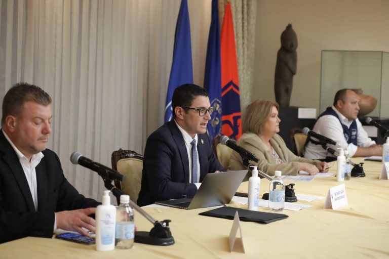 Ministro de Salud defiende estrategia de testeo de Costa Rica tras declaraciones de Bukele