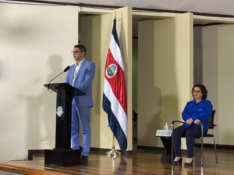 AyA analiza aguas residuales para identificar presencia de SARS-CoV-2