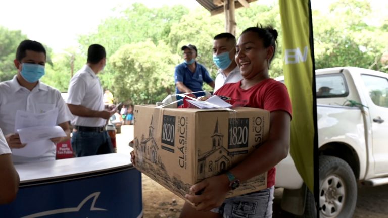 MarViva y Banco Nacional entregan 330 paquetes de alimentos a familias del Golfo de Nicoya