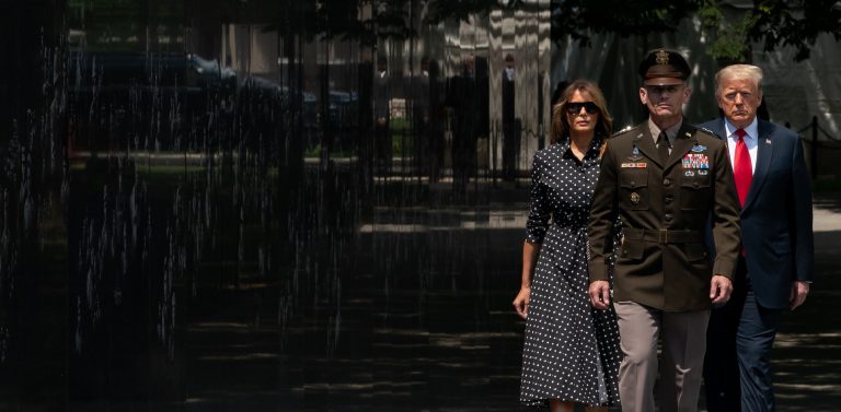 Más crisis política, tecnológica y climática, así empieza la semana