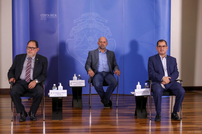 Gobierno: nuevas medidas, nuevos ajustes, nueva baja, nuevo traspié