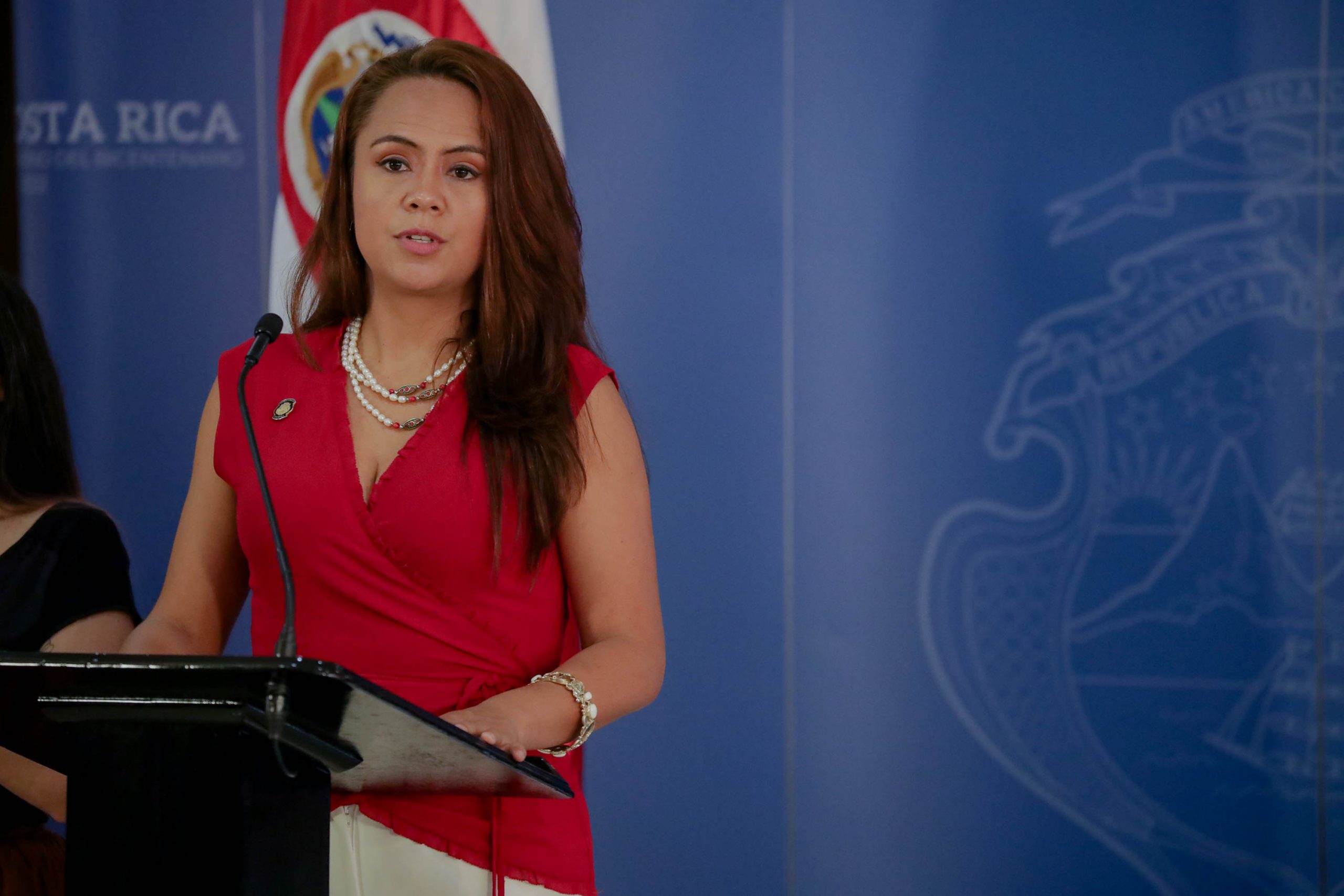 Imagen principal del artículo: Rechazo de presupuesto extraordinario dejaría sin Bono Proteger a 200 mil personas que siguen esperando