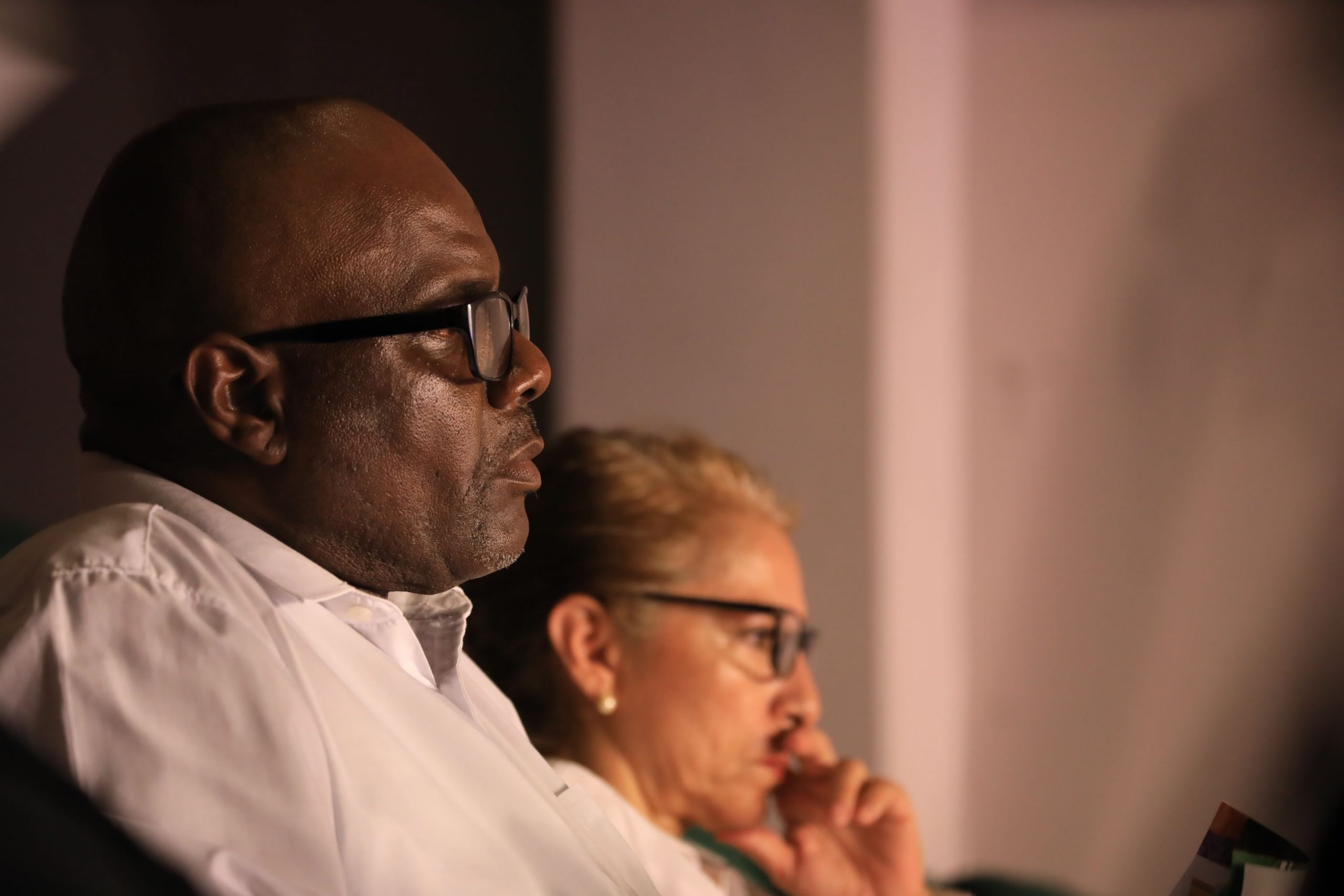 Imagen principal del artículo: Catalina Crespo cuestionada por Joseph Jackson, respaldada por el CCPDH