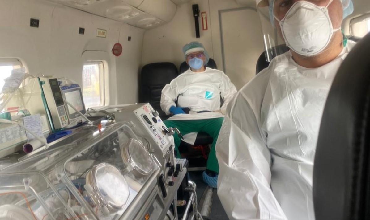 Imagen principal del artículo: Pruebas de control descartan que Joshua, bebé prematuro de 27 semanas, tenga COVID-19