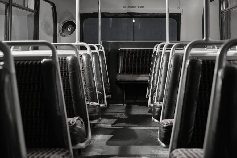 Pequeños empresarios de transporte público: condenados a perder por el sistema
