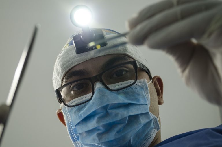 Los Criterio a considerar para realizar restauraciones estéticas dentales