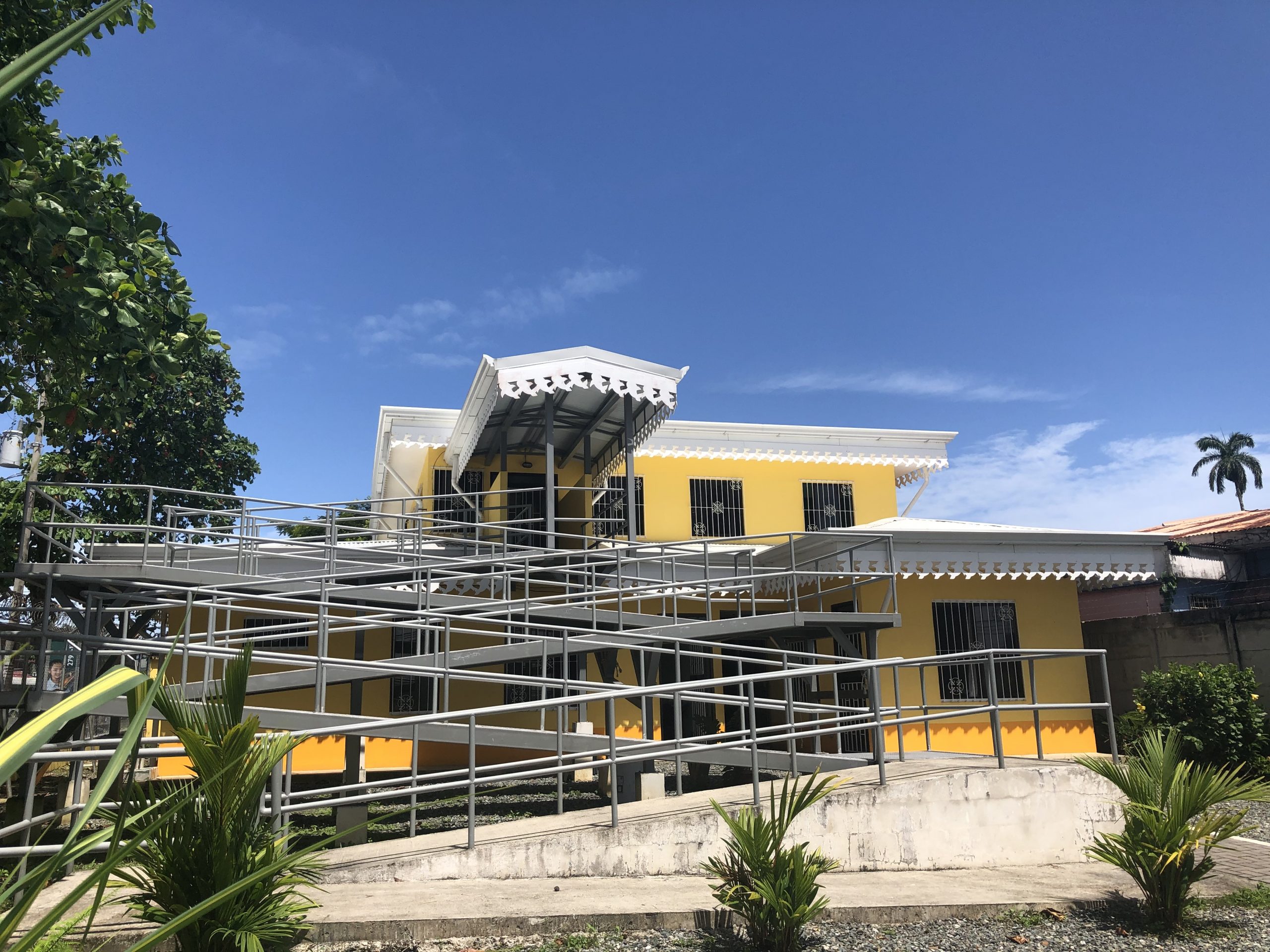 Imagen principal del artículo: 1350 limonenses encontraron amparo en Alta Casa del hospital Tony Facio