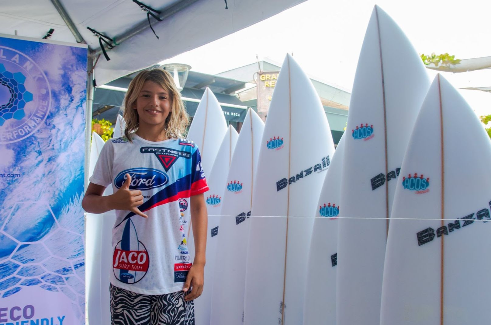 Imagen principal del artículo: Surfista de 13 años salvó la vida de tres personas en Jacó