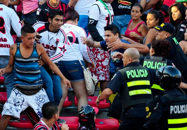 UNAFUT solicita vetar la Ley Contra Violencia y Racismo en el Deporte