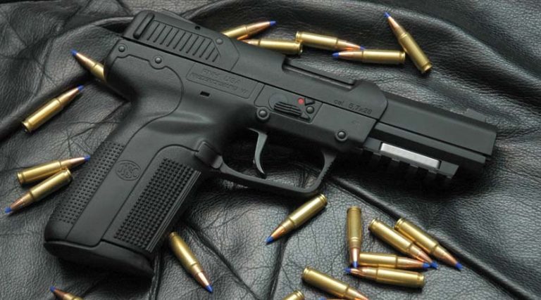 UNED advierte que mercado negro de armas en Costa Rica se fortalece con robos, contrabando, piezas modulares e impresión 3D