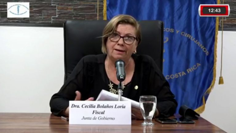 Fiscalía del Colegio de Médicos denuncia a Rolando Araya por promocionar cura falsa contra la COVID-19