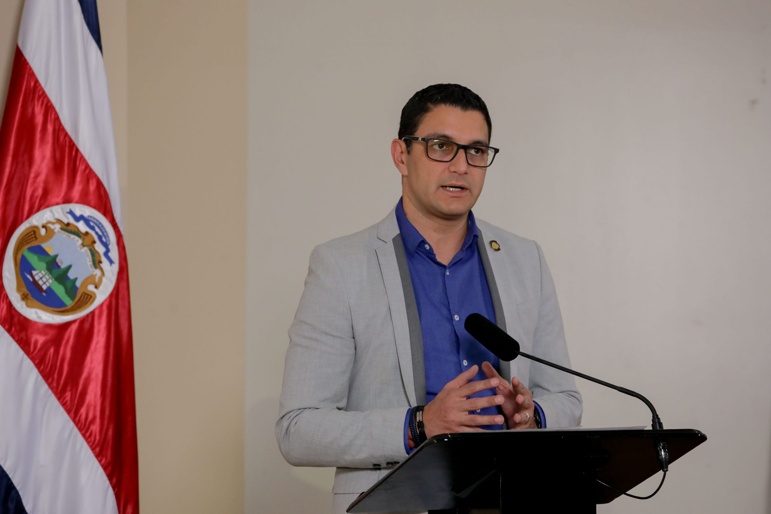 Imagen principal del artículo: Golpe en seco y paso atrás