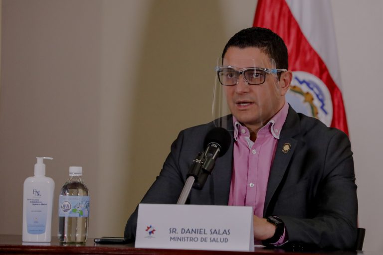 Costa Rica se alista para recibir turismo extranjero