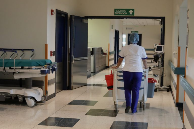 Hospital del Trauma habilita 48 camas más para que la Caja atienda pacientes COVID-19
